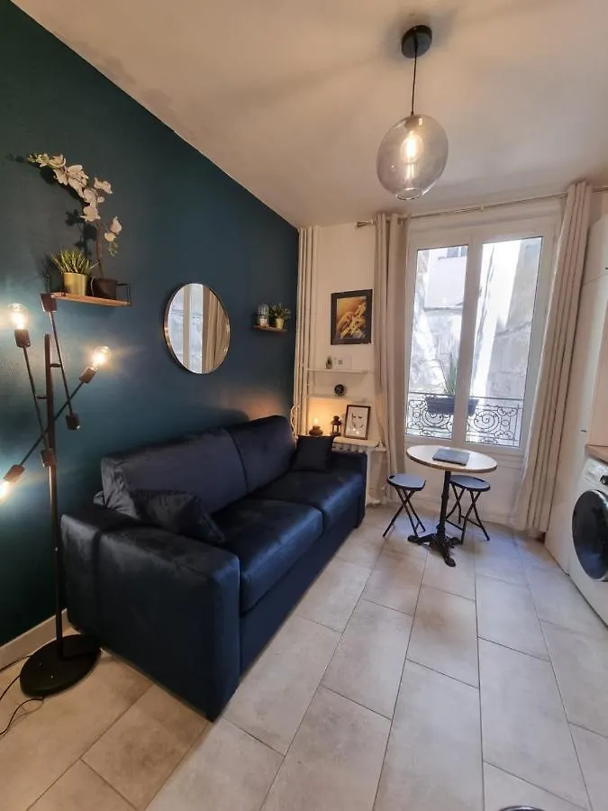 Cosy Studio In Heart Of Montmartre Paris
