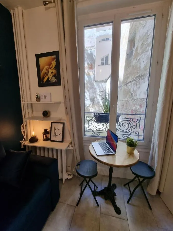 Cosy Studio In Heart Of Montmartre Paris